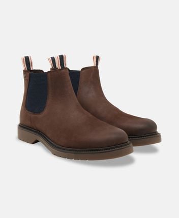 Chelsea boots Leyton