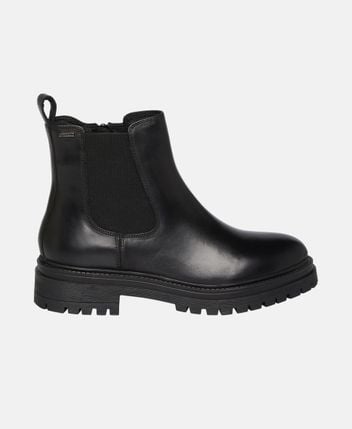 Chelsea boots