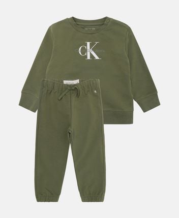 Track suit
