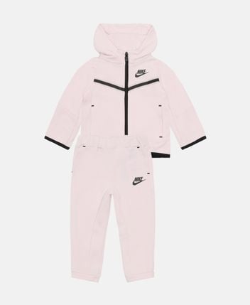 Jogging suit