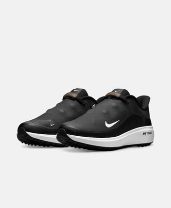 Golf shoes