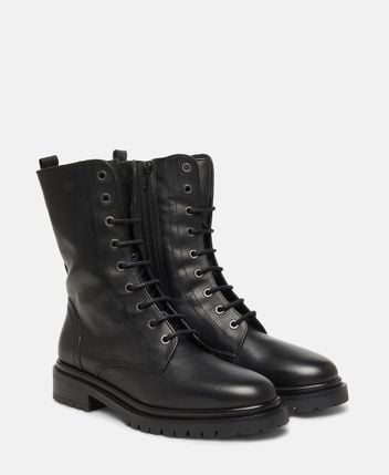 Lace-up ankle boot