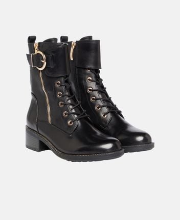 Lace-up ankle boot