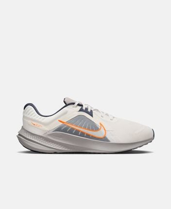 Running shoes Quest 5