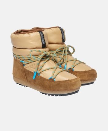 Snow boots
