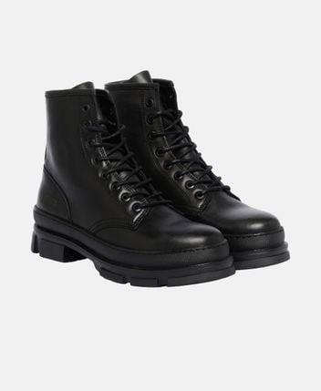 Lace-up ankle boot