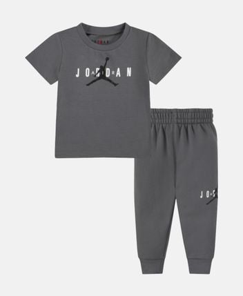 T-shirt & sweatpants set