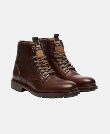 Lace-up ankle boot