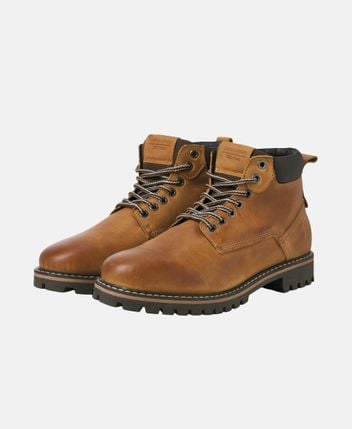Lace-up ankle boot