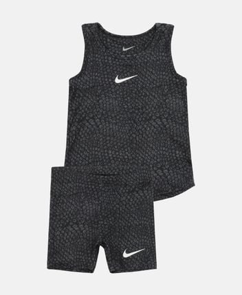 T-shirt and shorts set