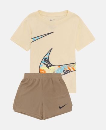 T-shirt and shorts set