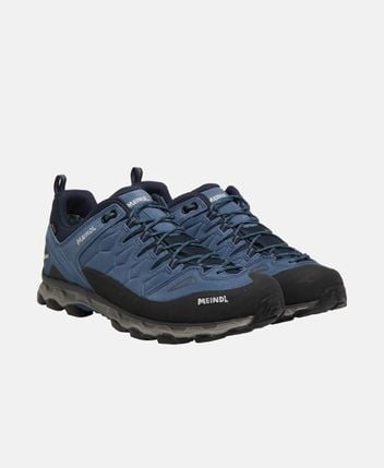 Trekking shoes