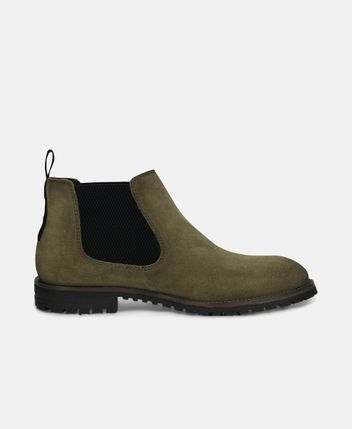 Chelsea boots