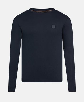 Long-sleeved top