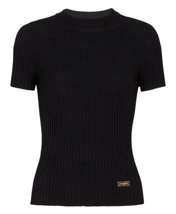 Short-sleeved blouse
