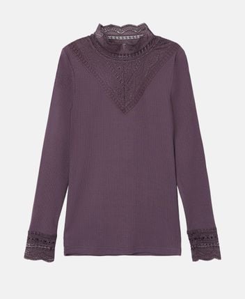 Long-sleeved top