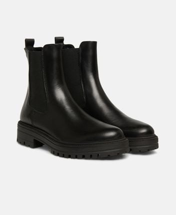 Chelsea boots