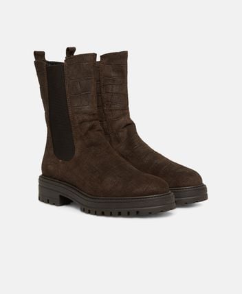 Chelsea boots