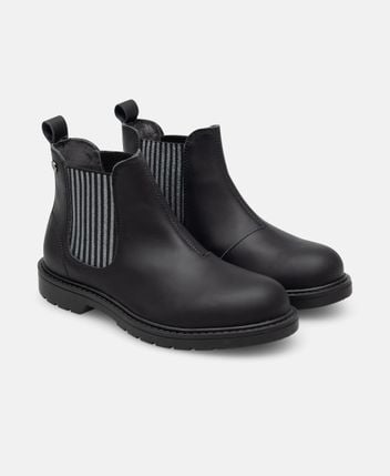 Chelsea boots Piccadilly