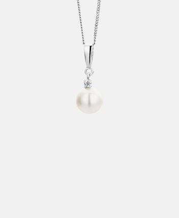 Pearl necklace