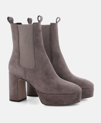 Chelsea boots