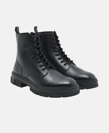 Lace-up ankle boot