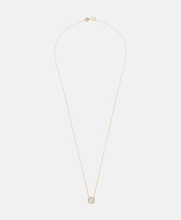 Necklace with diamond pendant