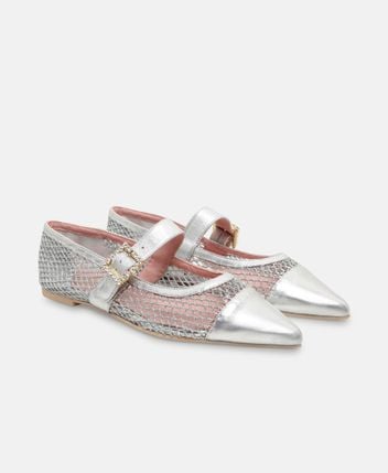 Ballerina flat with straps