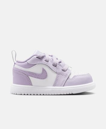 Sneakers 1 Alt