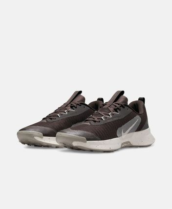 Trail running shoes