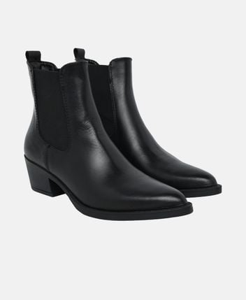 Chelsea boots