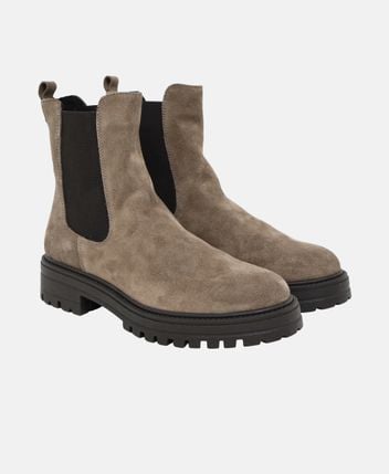 Chelsea boots