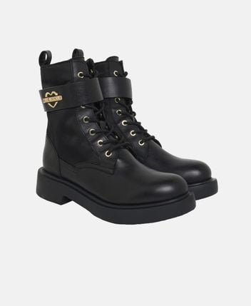 Lace-up boots