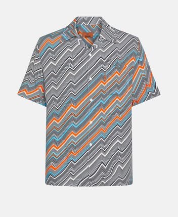 Short-sleeved shirt