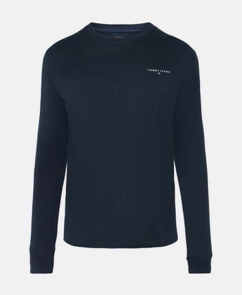 Long-sleeved top