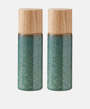 Salt and pepper mill set