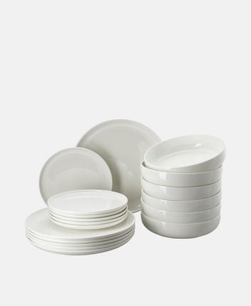 Plates, set of 18