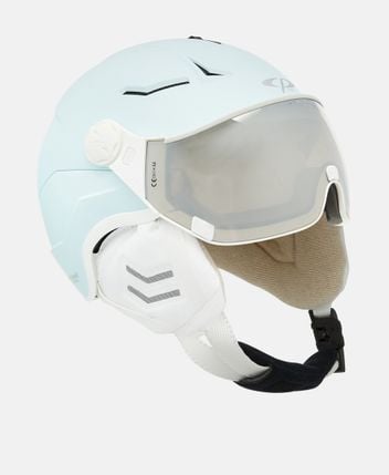 Ski helmet