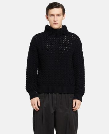 Wool pullover
