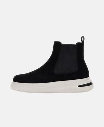 Chelsea boots