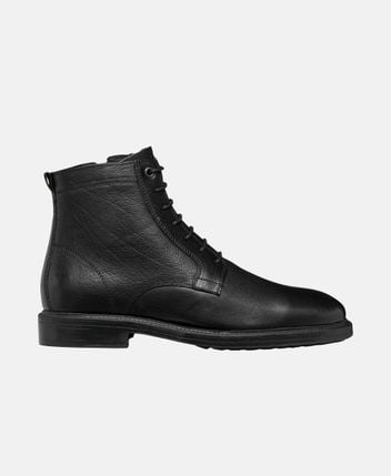 Lace-up ankle boot