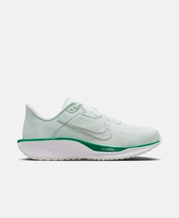 Running shoes Quest 6