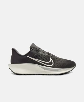 Running shoes Quest 6