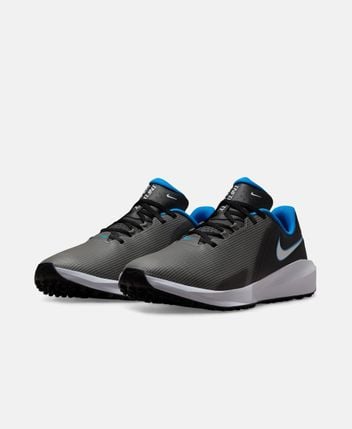Golf shoes