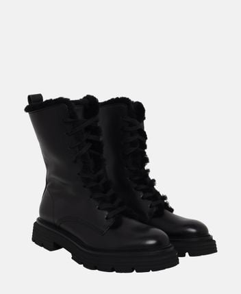 Winter boots spill