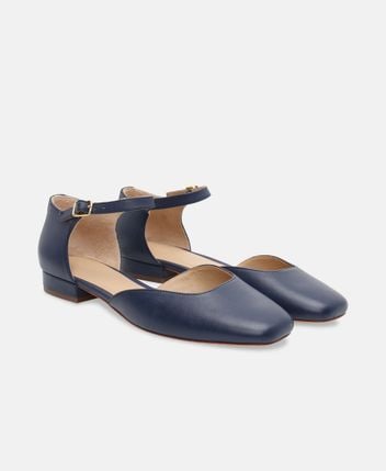 Ballerina flat with straps