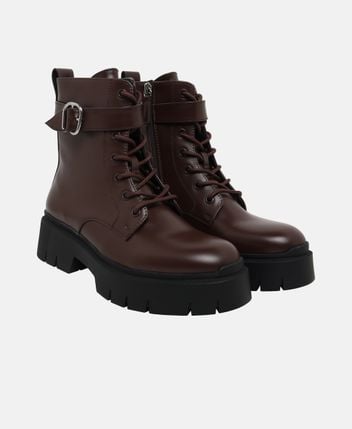 Lace-up ankle boot