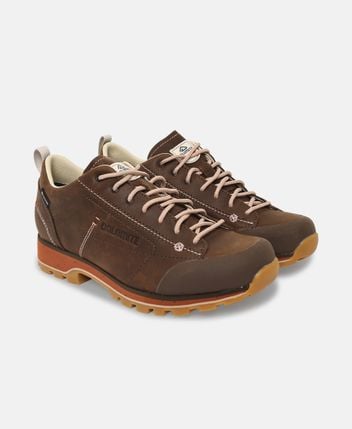 Trekking shoes