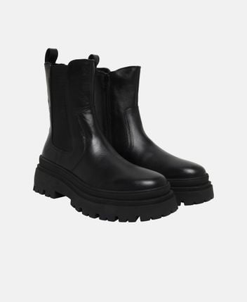 Chelsea boots