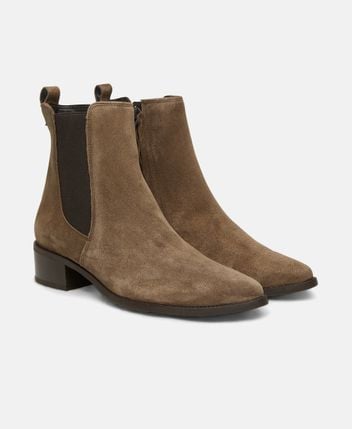 Chelsea boots